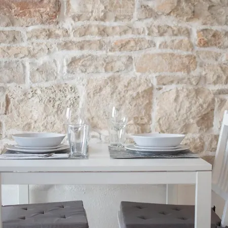 Nesatcium Apartment Pula