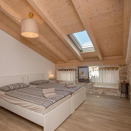 Nesatcium Apartment Pula