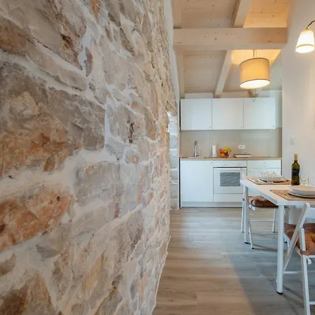 Nesatcium Apartamento Pula